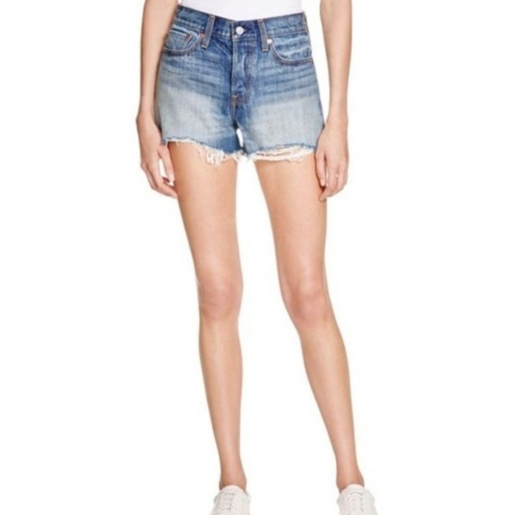 Levis High Rise Wedgie Short in Buena Vista Light - Picture 1 of 13